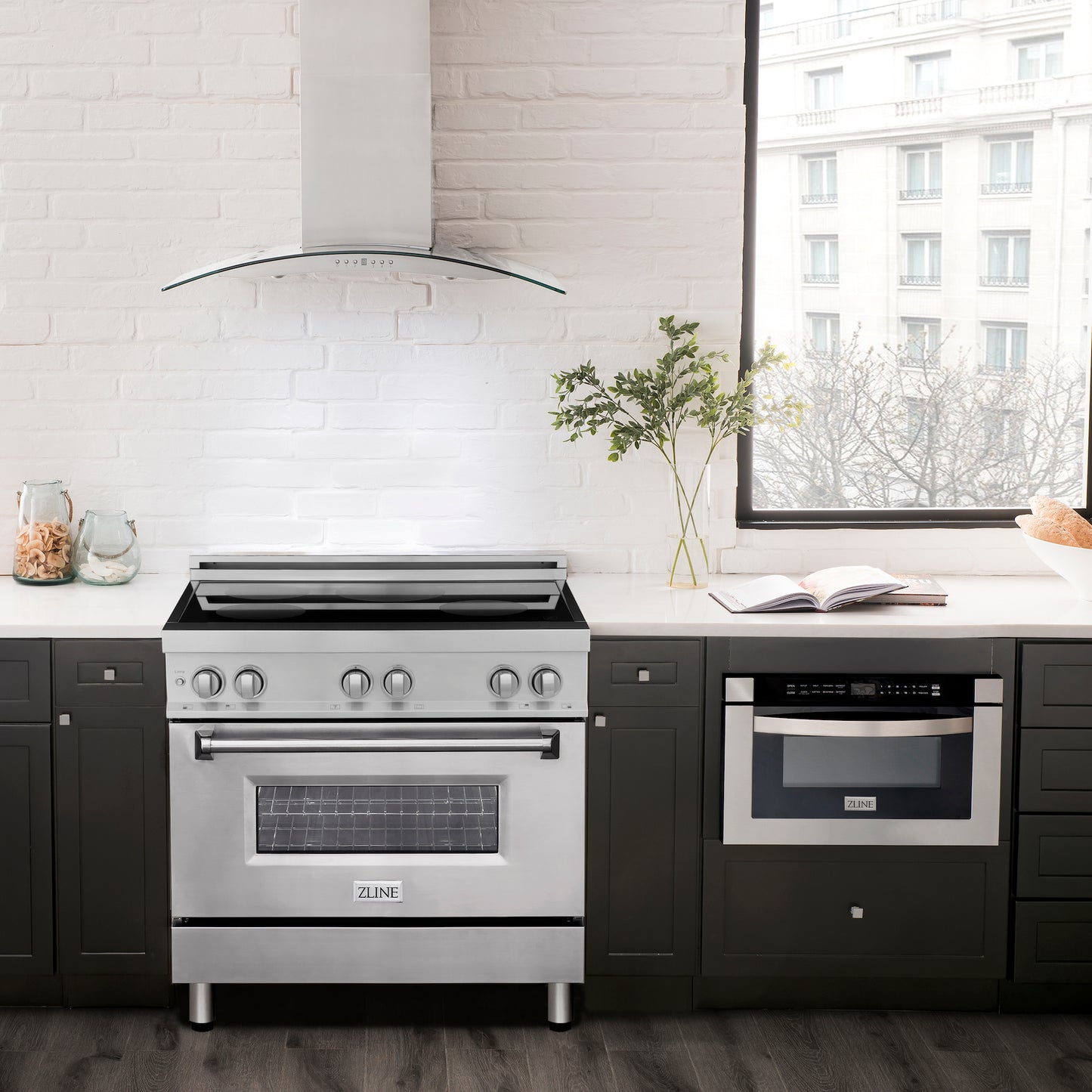 ZLINE 36" 4.6 cu. ft. Induction Range with a 4 Element Stove and Electric Oven in Stainless Steel (RAIND-36)